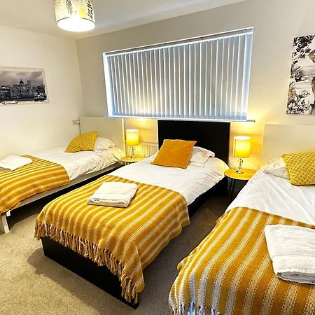 Kennedy Villa - 5 Bedroom House With Hot Tub, Wifi, Free Parkings, Close To Bicester Village Exterior photo