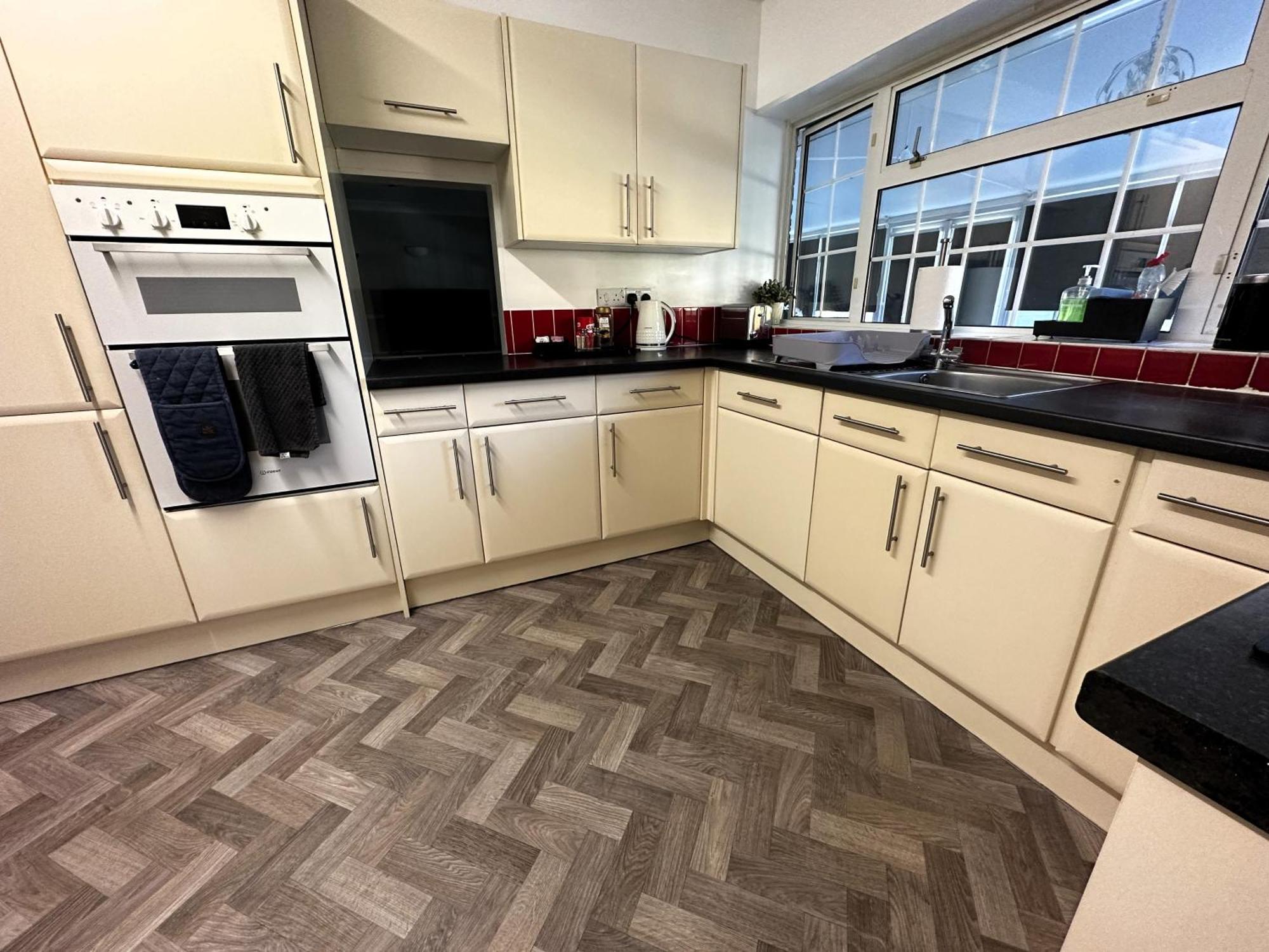 Kennedy Villa - 5 Bedroom House With Hot Tub, Wifi, Free Parkings, Close To Bicester Village Exterior photo