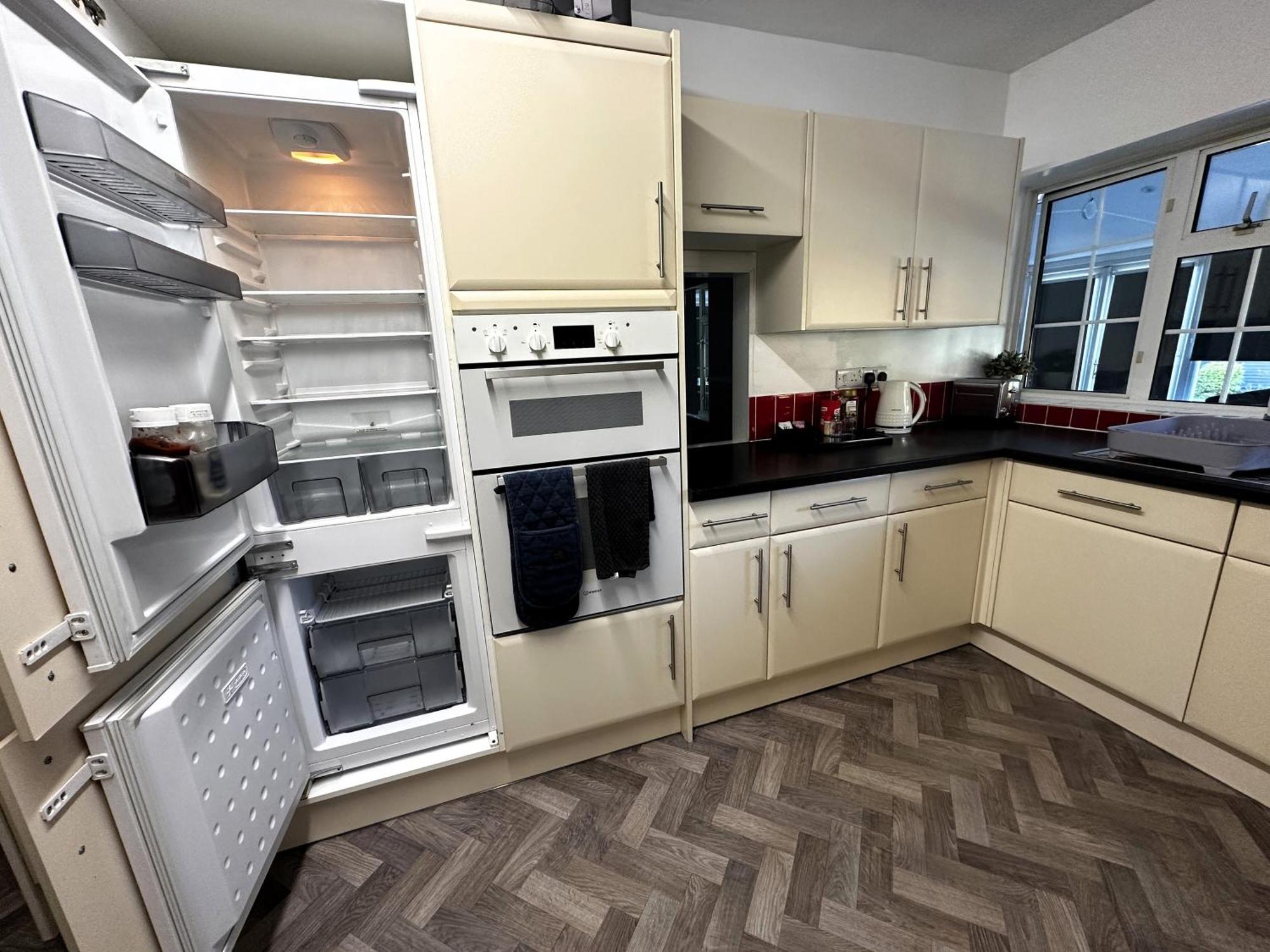 Kennedy Villa - 5 Bedroom House With Hot Tub, Wifi, Free Parkings, Close To Bicester Village Exterior photo
